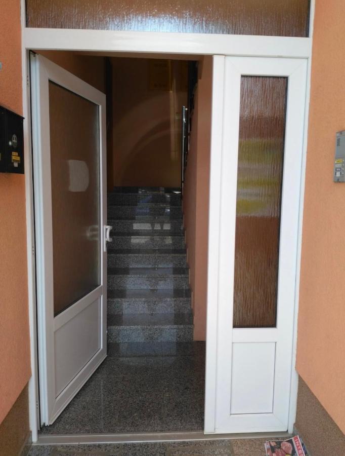 Studio Dama Blizina Amfiteatra I Bus Kolodvora ,Besplatan Privatni Parking,Self-Check- In Pula Exterior foto